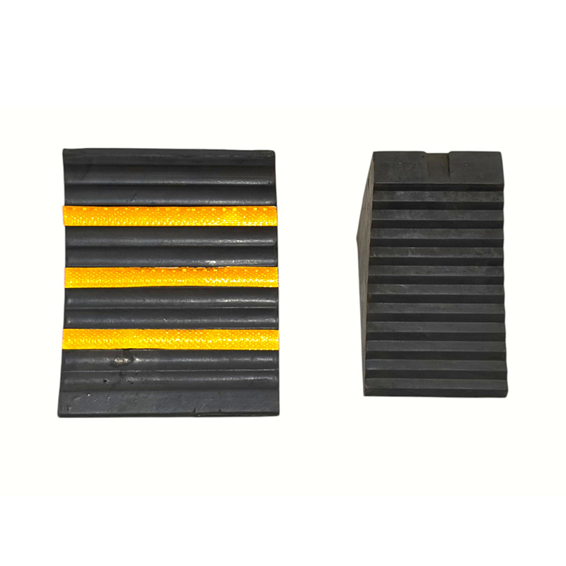 Triangulära förstärkta anti-slip gummihjulstopp (med integrerat handtag) Triangulära förstärkta anti-slip gummihjulstopp (med integrerat handtag)