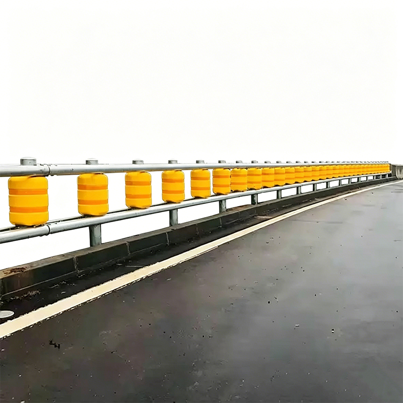 Energiabsorberande motorvägsräcke för skarpa kurvor